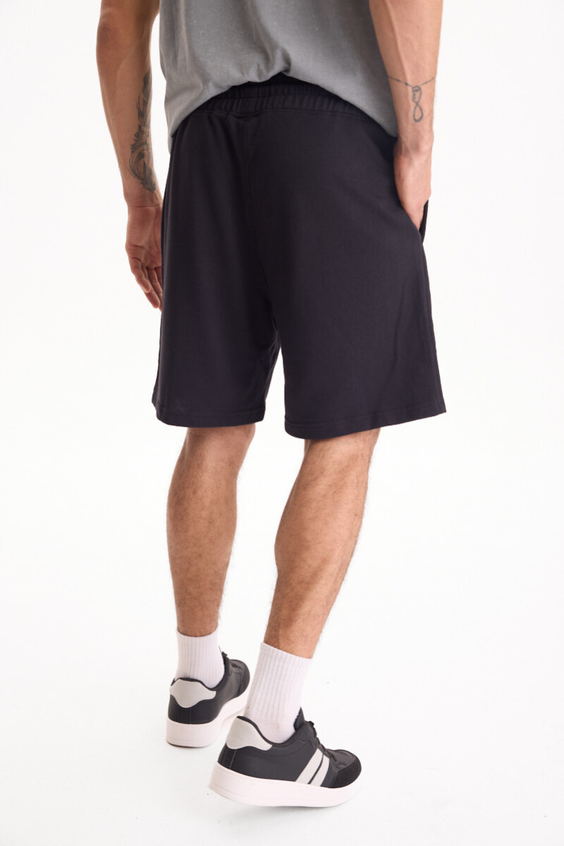 Bermuda Novic Negro
