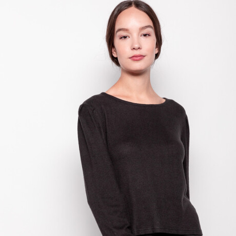 REMERA ALES Negro