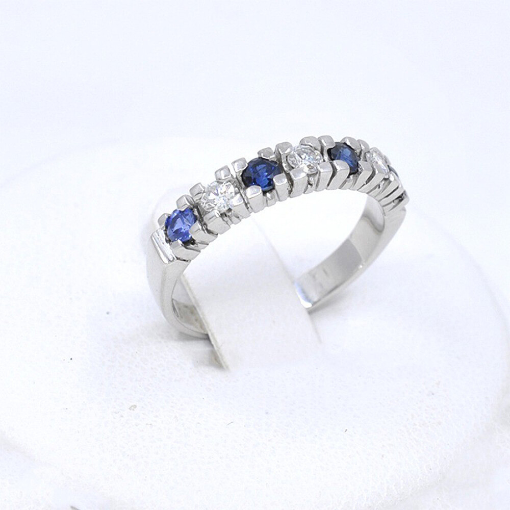Anillo En Oro 18K Blanco Con Brillantes Y Zafiros Anillo En Oro 18K Blanco Con Brillantes Y Zafiros
