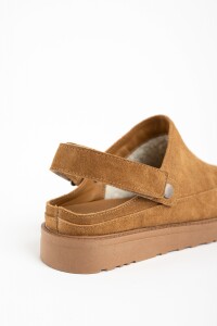 Zueco Gamuza Con Corderito Camel