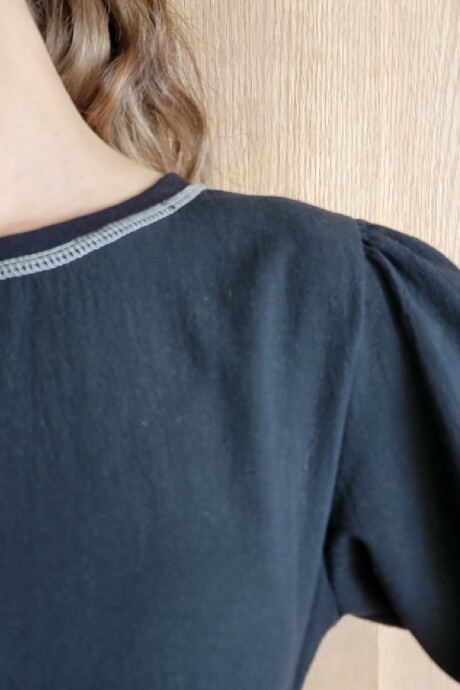 Remera Rose Tusor Negro