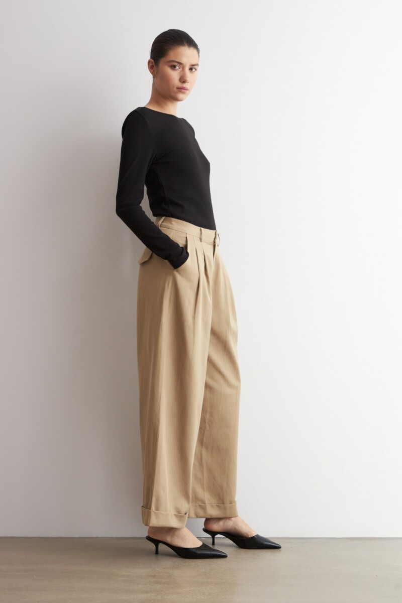 Pantalon pinzado beige