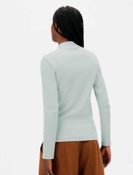 POLERA BÁSICA CON ELASTANO VERDE