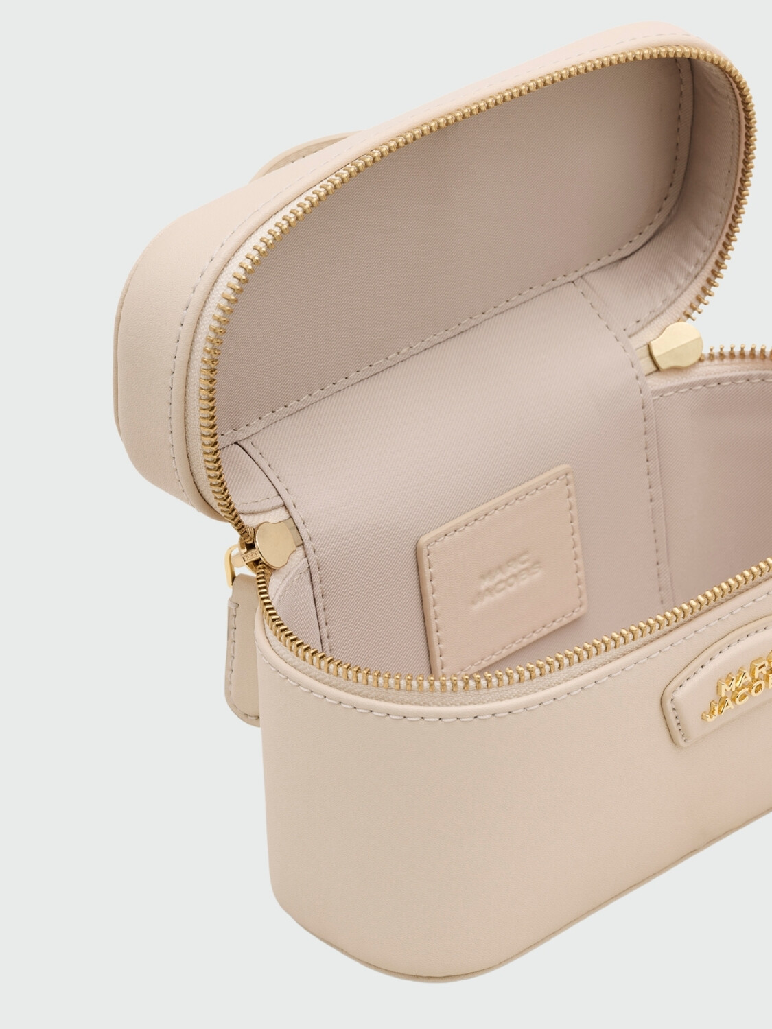 MARC JACOBS - The Vanity Bag 123