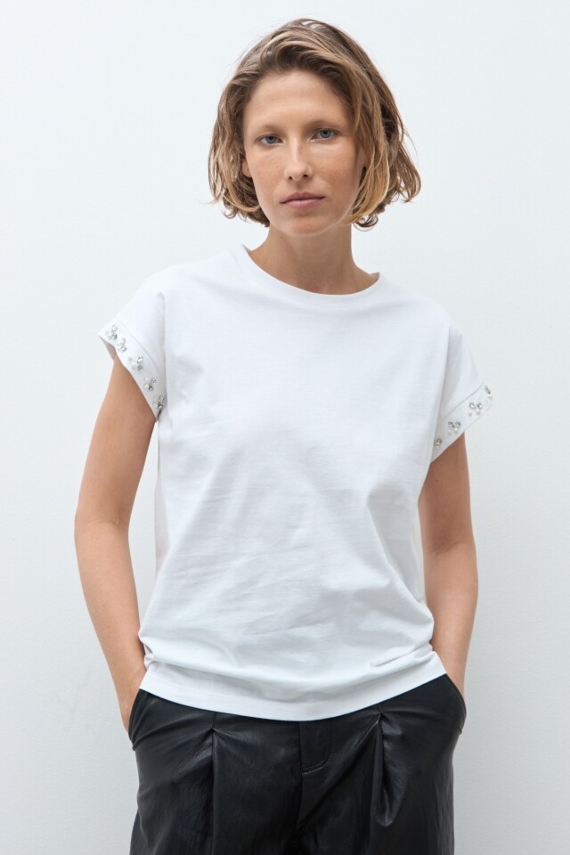 Remera con strass blanco