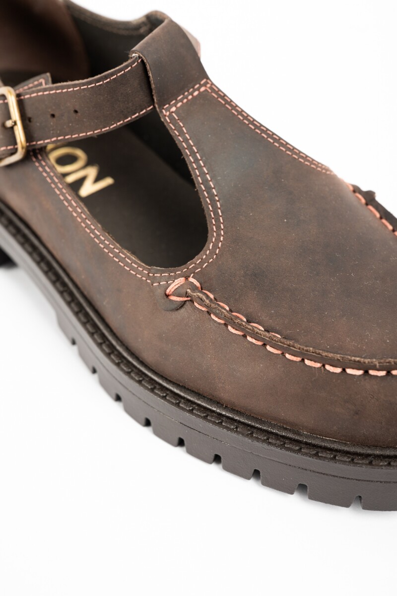 Zapato Guillermina Cuero Chocolate