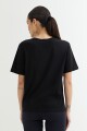 Remera con tajo NEGRO