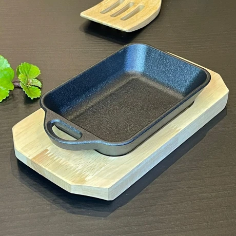 Plancha Hierro Fundido C/Base Madera Y Asa 10cm x 15cm x 4cm Plancha Hierro Fundido C/Base Madera Y Asa 10cm x 15cm x 4cm