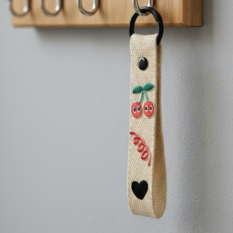 Llavero cinta con diseño Cerezas Blanco