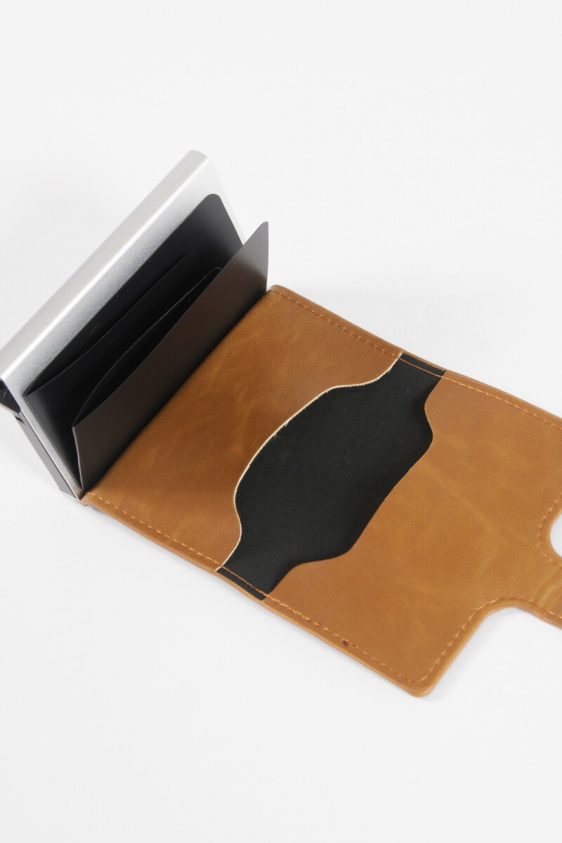 Tarjetero RFID de cuero vegano marrón