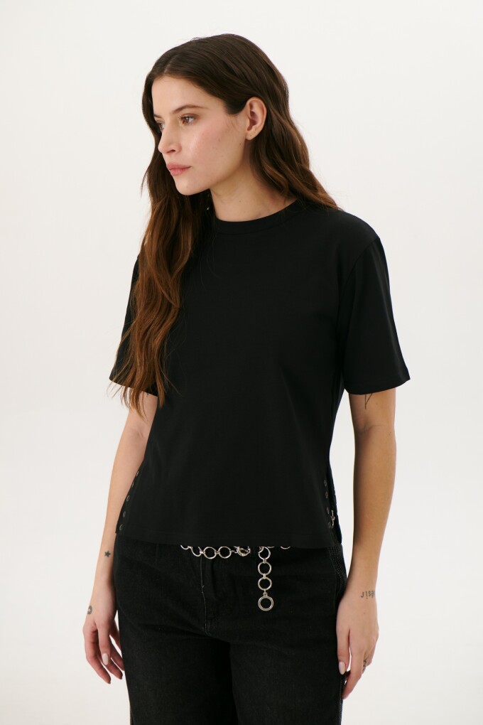 REMERA AROS NEGRO