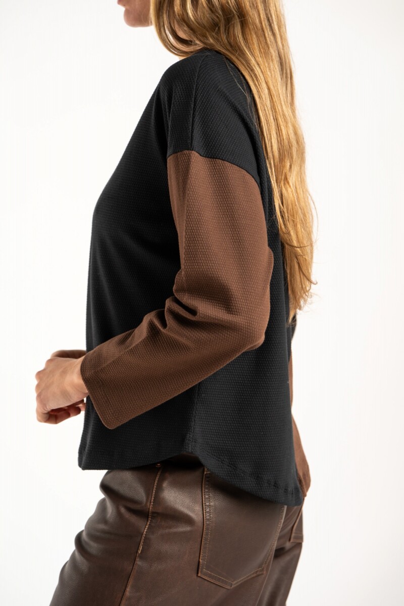 Sweater Chocolate