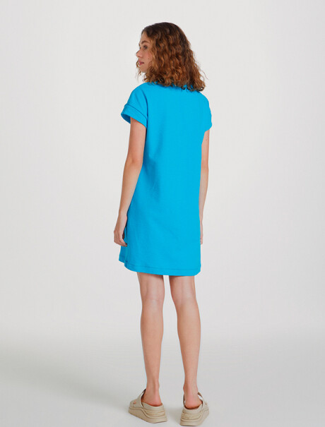 VESTIDO BÁSICO FEMENINO MANGA CORTA CON BOLSILLO - Celeste — Hering