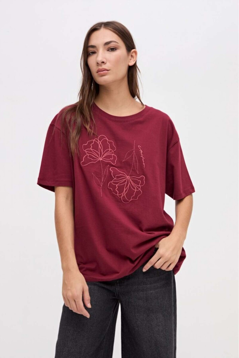 Remera Kiari - Bordo 