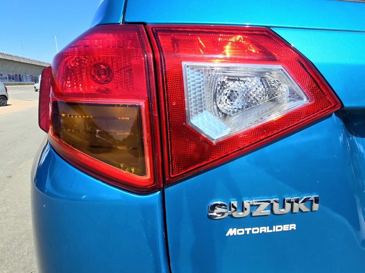 Suzuki Vitara GLX EXCELENTE ESTADO! | Permuta / Financia Suzuki Vitara GLX EXCELENTE ESTADO! | Permuta / Financia