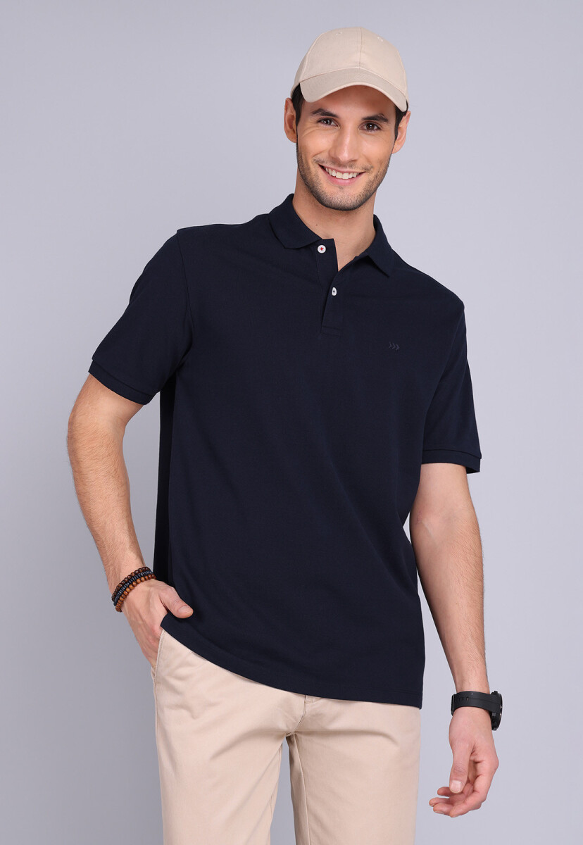 Remera con cuello Arrow - NEGRO 