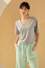 REMERA VIOLETA Gris