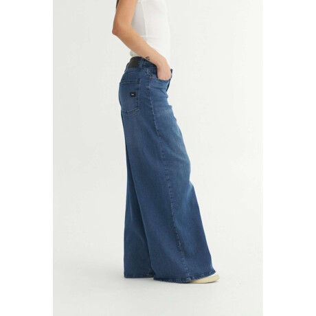 Jean Maia Blue I25