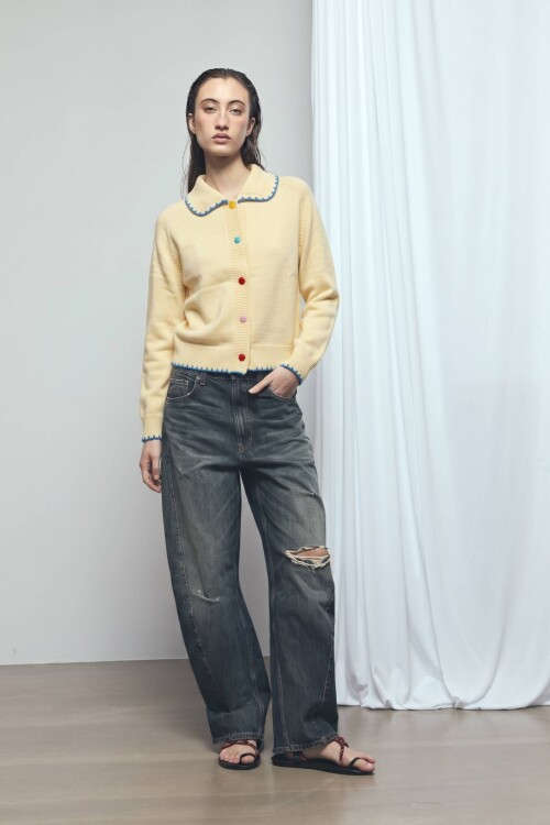 Cardigan con detalle de pespuntes crudo