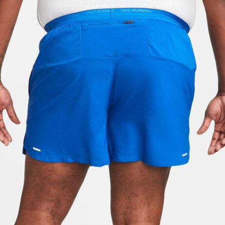 Short Nike Stride de Hombre Azul