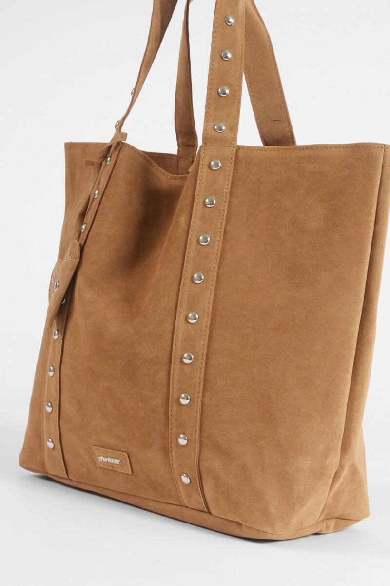 Shopper suede con tachas marrón