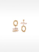 Pendientes Asimétricos Con Perlas dorado