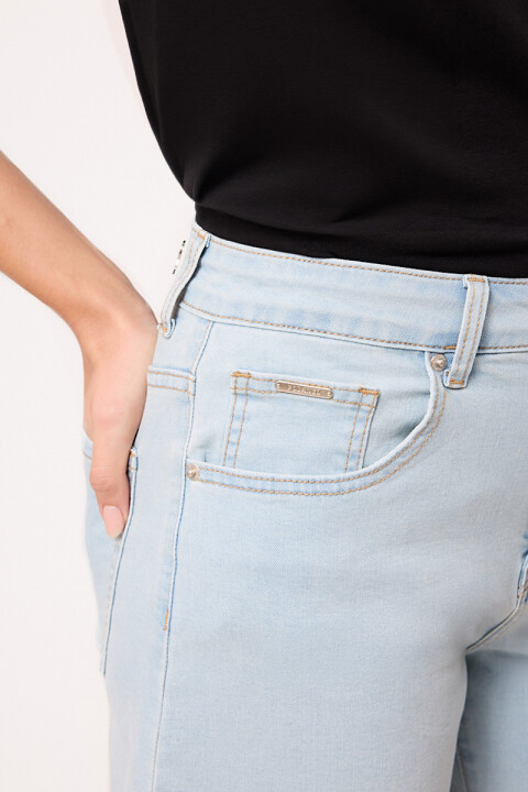 SHORT ELADIA S27 POLANCO Azul Claro