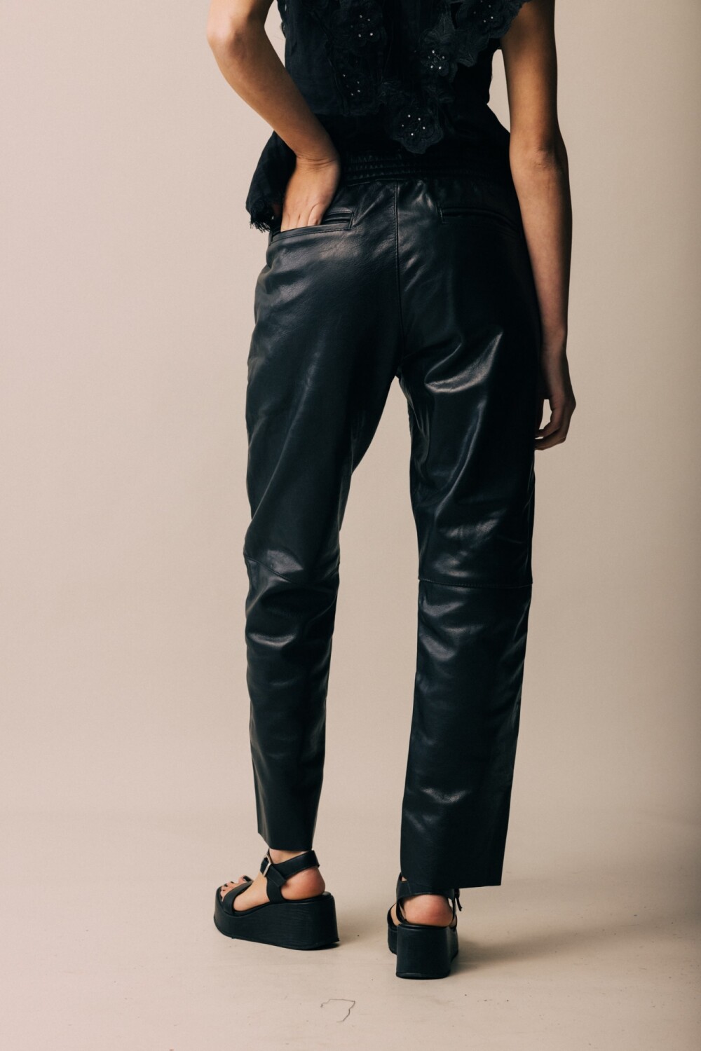 Leather Babucha Negro
