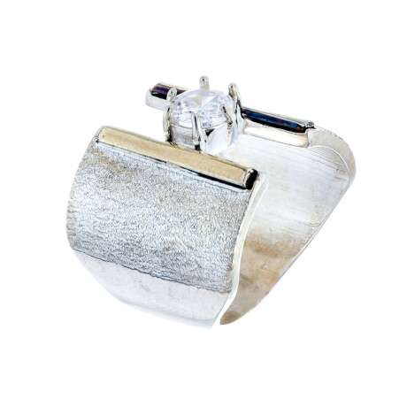 Anillo de plata 925 , Double y circonia. Anillo de plata 925 , Double y circonia.