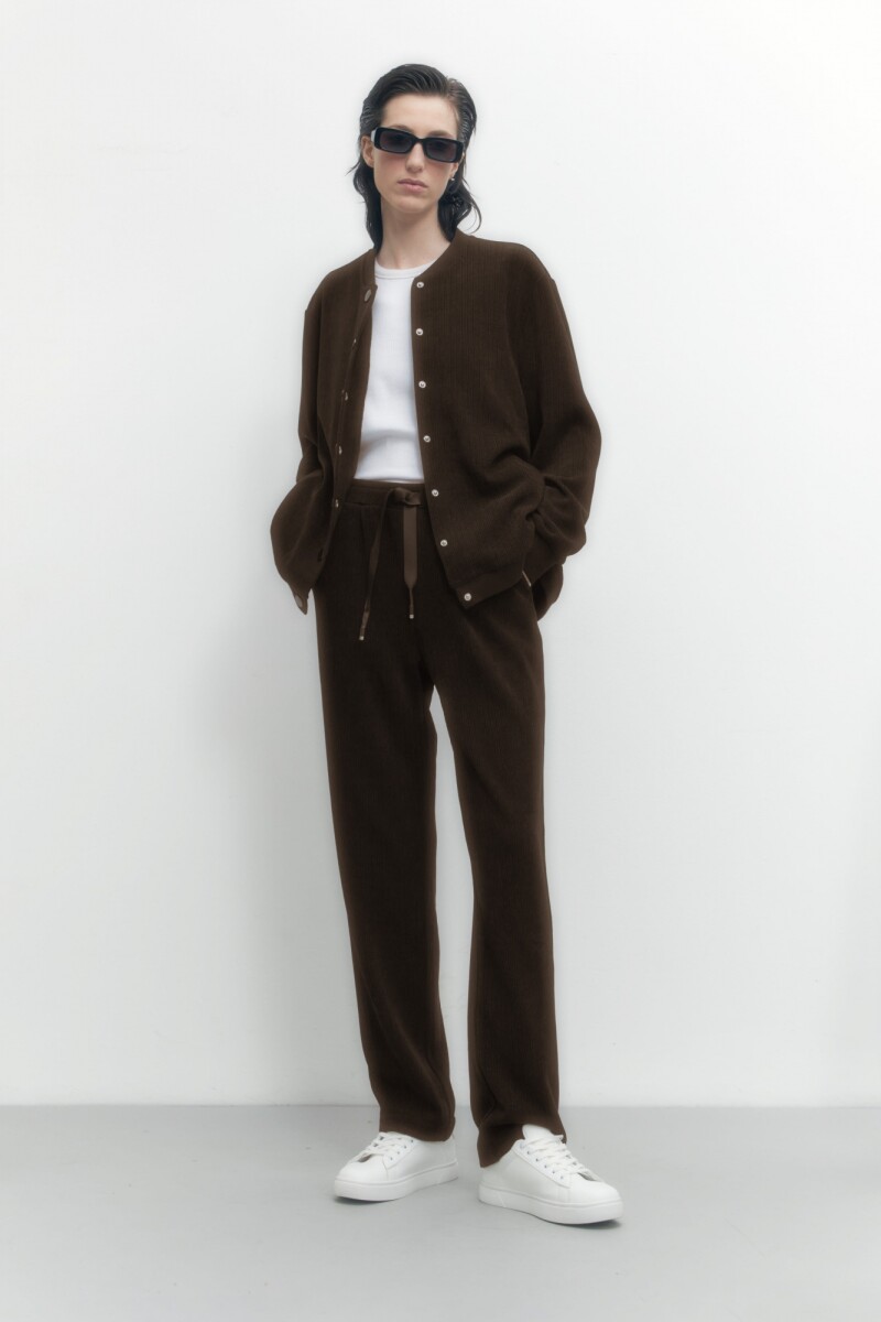Jogger c/textura acanalada chocolate