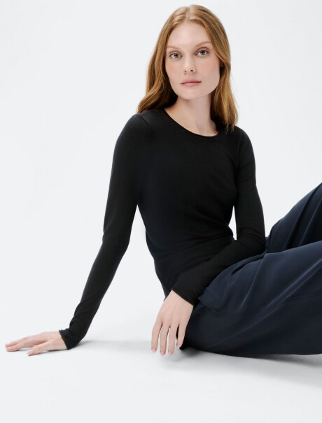 BLUSA DE MANGA LARGA AJUSTADA EN TEJIDO DE PUNTO LIGERO NEGRO