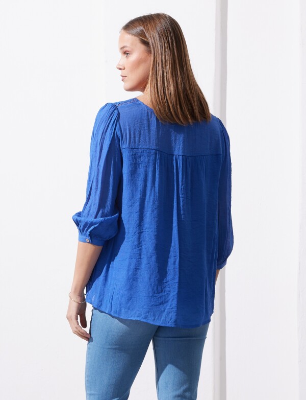 Blusa Crochet ROYAL