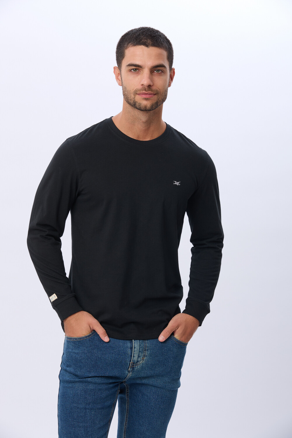 REMERA LISA DE ALGODÓN Negro