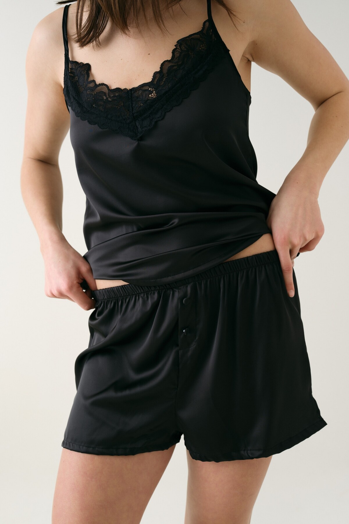 Short Saten Negro