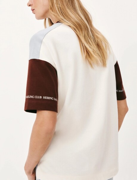 CAMISETA OVERSIZED CON ESTAMPA MULTICOLOR
