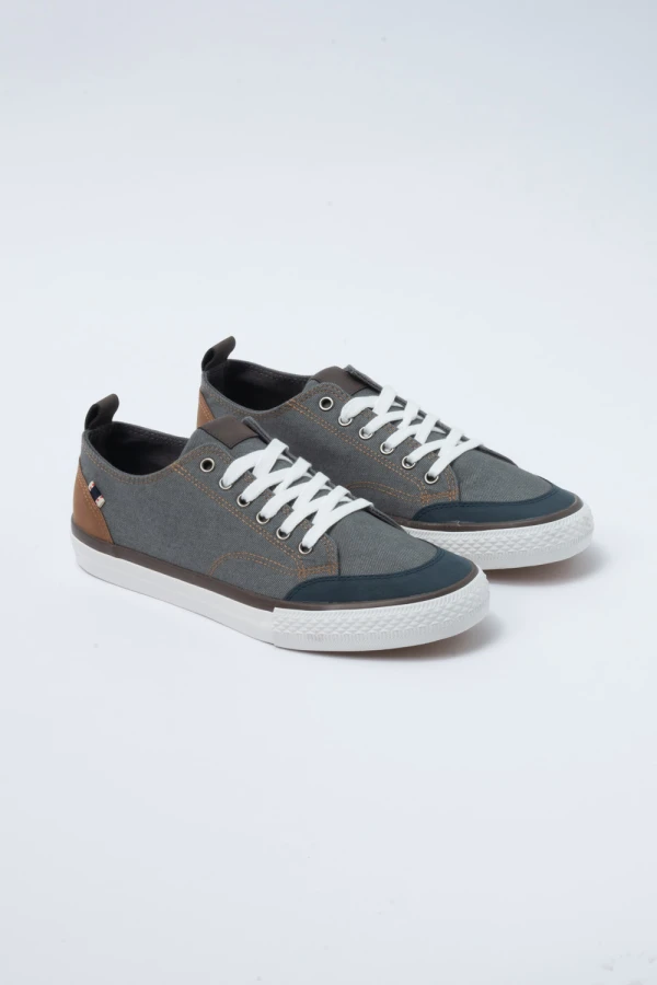 Zapatilla acordonado casual Gris
