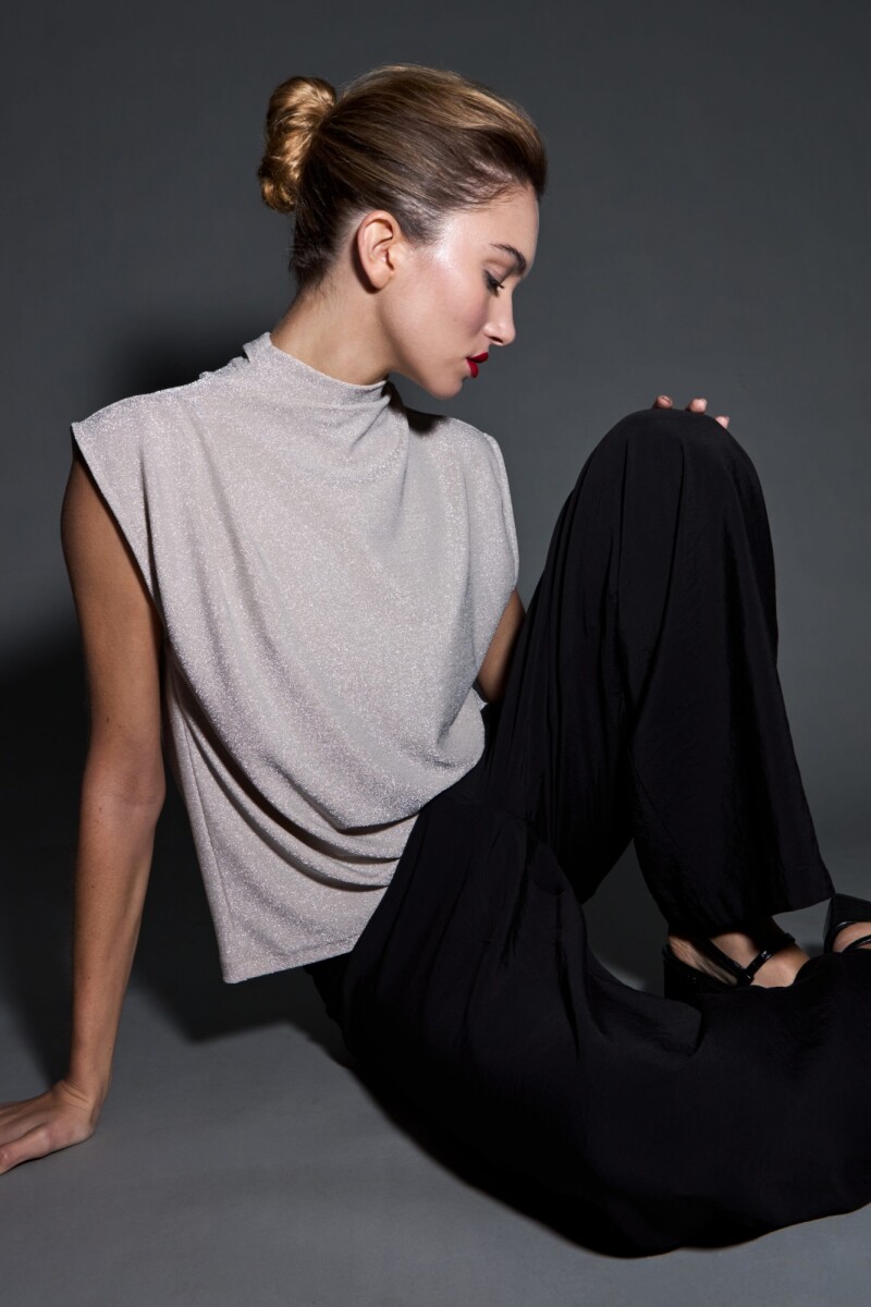 Blusa lurex con tablas beige
