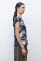 Blusa frente estampado azul marino