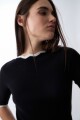 Sweater escote bote con vivo en contraste negro