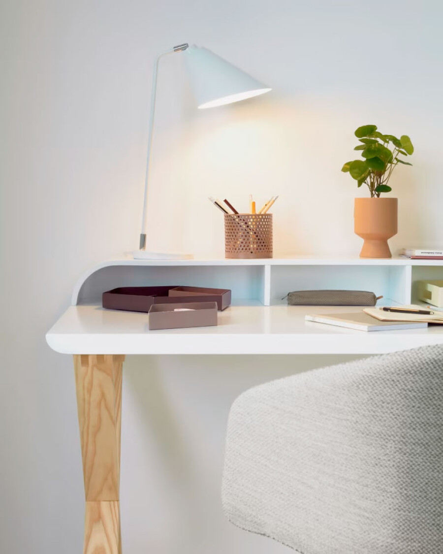 Lámpara de mesa Tipir de acero con acabado blanco blanco