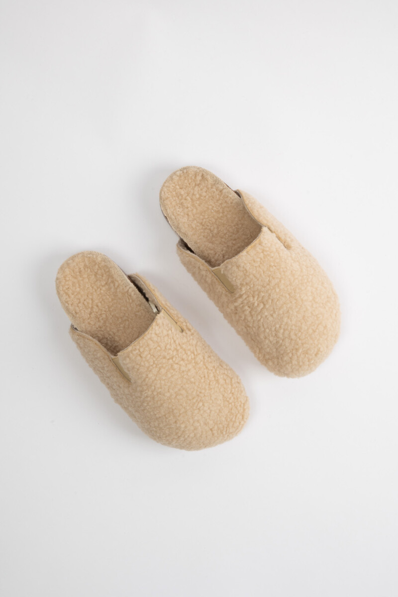 Zueco corderito Beige