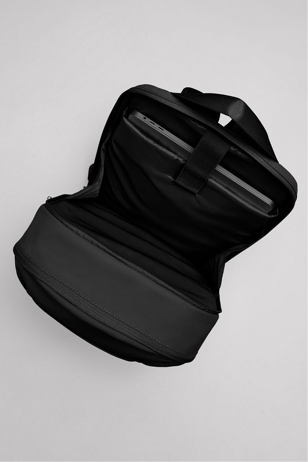 Mochila The Sleek Backpack Unisex Black