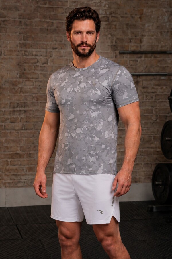 Remera de Microfibra. estampa gris