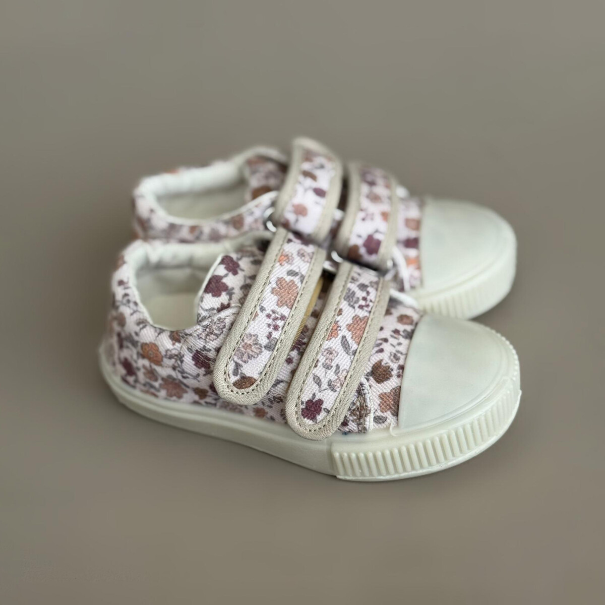 Zapatillas De Lona Floral - Beige 