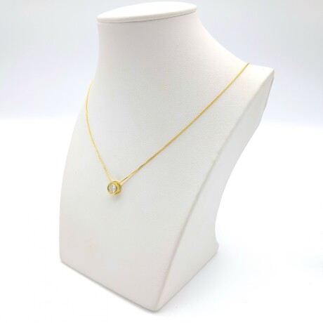 Conjunto de cadena y dije de oro 18 ktes con circonia, PUNTO DE LUZ. Conjunto de cadena y dije de oro 18 ktes con circonia, PUNTO DE LUZ.