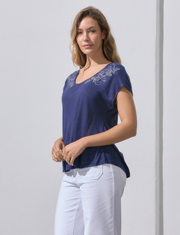 Remera Bordado AZUL