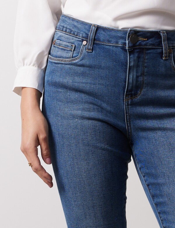 Jean Bombshell JEAN
