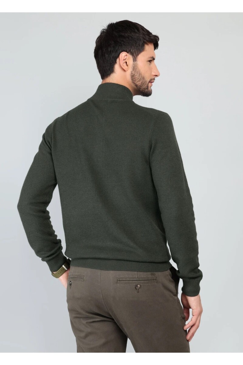 Sweater cuello alto con botones VERDE
