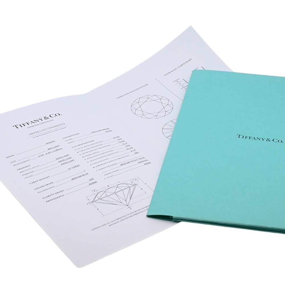 Tiffany & Co. anillo platino 950 con brillante 0,37 ct. estuche y certificado original. Tiffany & Co. anillo platino 950 con brillante 0,37 ct. estuche y certificado original.