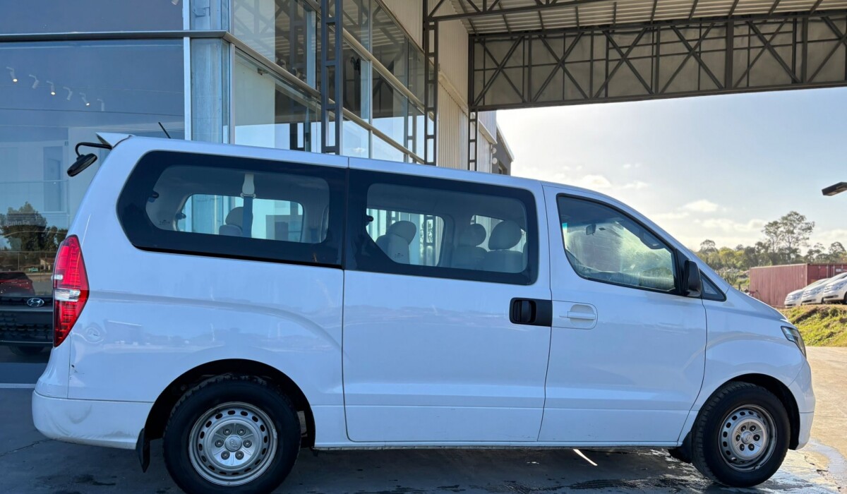 Hyundai H1 Minibus 8Plz 2,4 Nafta - 2021 Hyundai H1 Minibus 8Plz 2,4 Nafta - 2021
